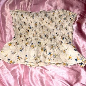 I’m selling this top no straps at all